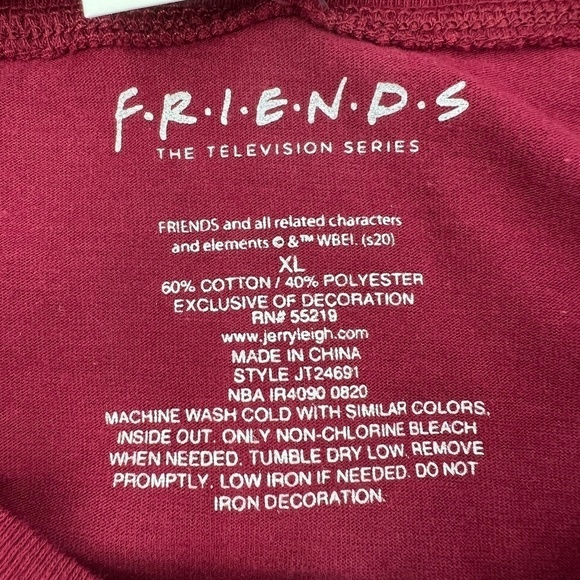 NWT Jerry Leigh F•R•I•E•N•D•S Central Perk Red Long Sleeve T-Shirt Size XL - Picture 2 of 5